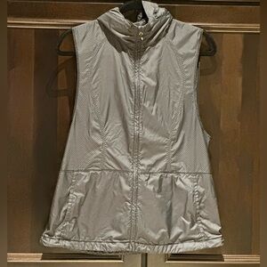 Lulu lemon Vest - Size 8